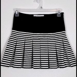 Zara Basic Pleated Tennis or Golf Skirt